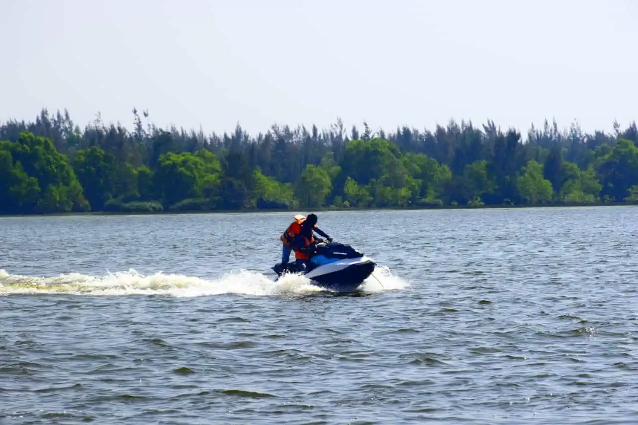 Jetski at Tampara Lake