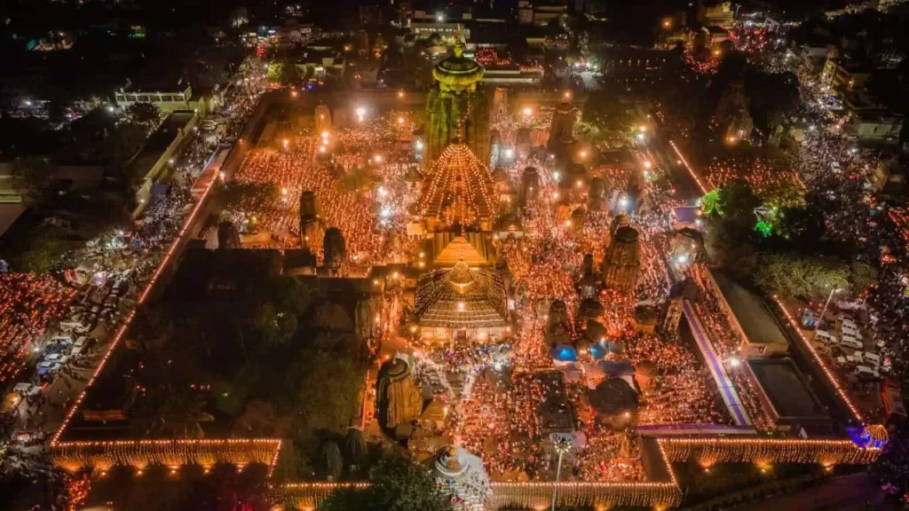 Lingaraja Temple Bhubaneswar night view images
